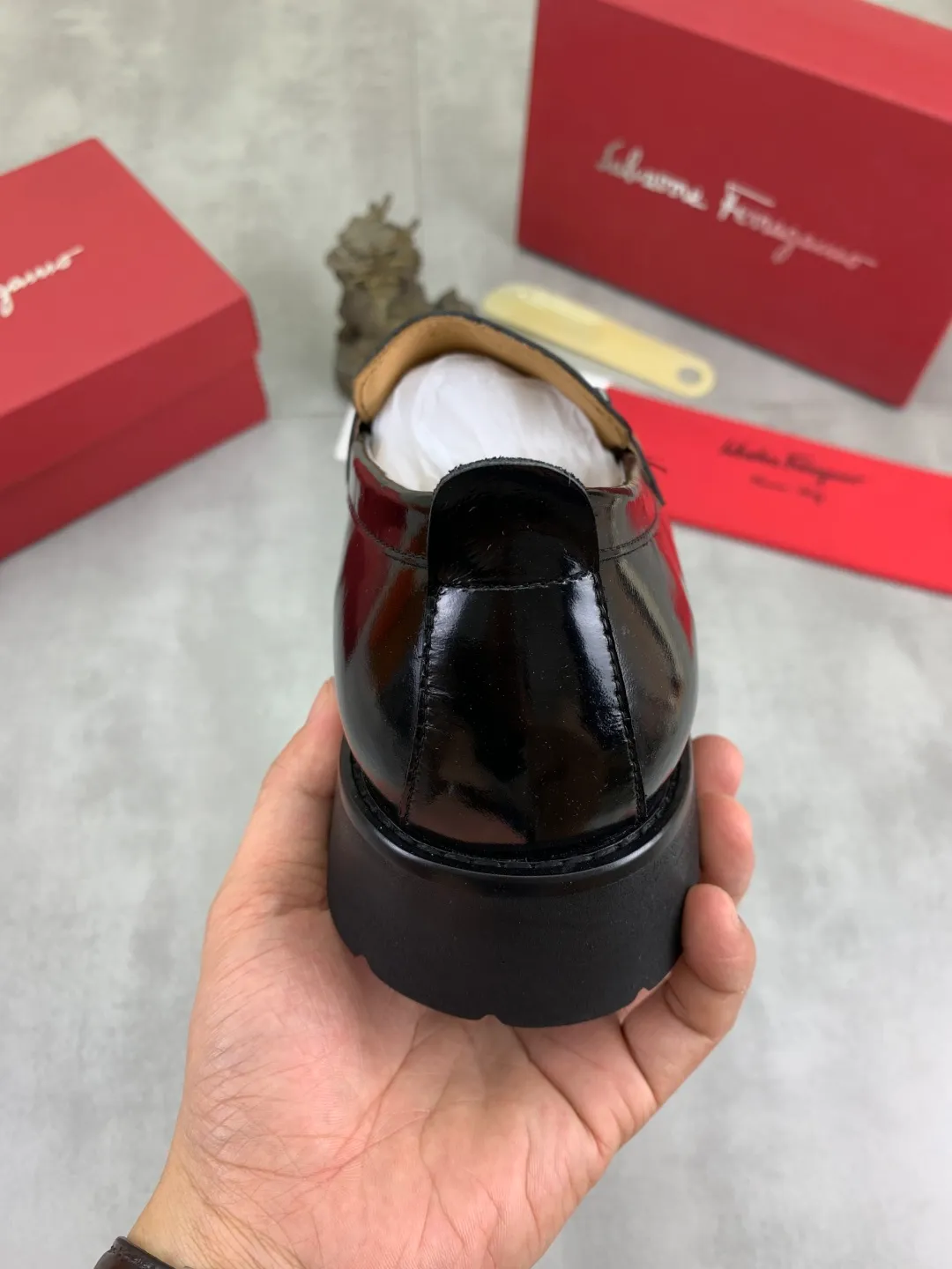 Men's Men's Shoes 💰P480💰[New Style] Water-dyed Niuli 🆘[Salvatore Ferragamo] Ferragamo's latest casual business leather shoes for men! Listed simultaneously! The fabric is made of specially imported original calfskin, and the interior is made of imported water-dyed cowhide. It is absolutely luxurious and leads the fashion trend. Matching code: 38-44 (45 and 46 can be customized) Multiple colors available